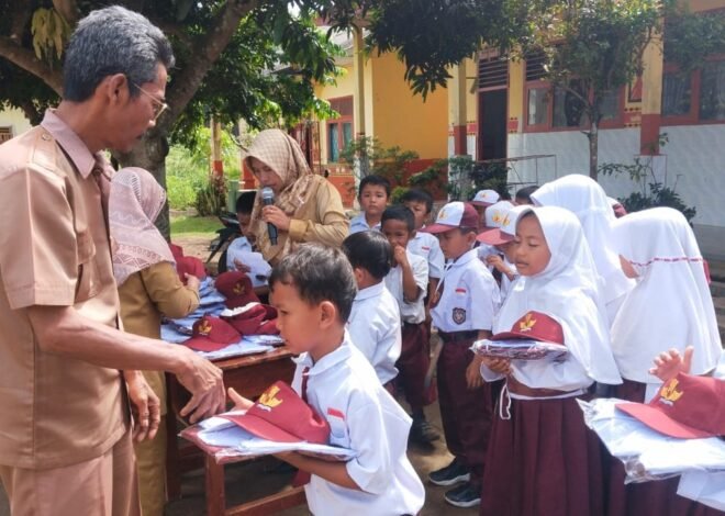 SDN Neglasari Abung Tengah Apresiasi Pemberian Seragam Gratis untuk Siswa Kelas 1 dari Bupati dan Wakil Bupati Lampung Utara