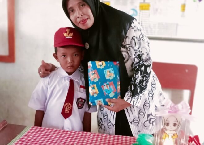 Guru Dihargai, Siswa Berkarya: SDN Neglasari Gelar Upacara Hari Guru Nasional