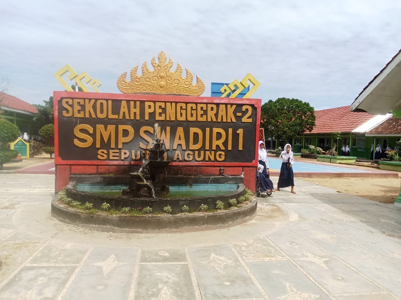 OKNUM KEPALA SMP SWADIRI SEPUTIH AGUNG ENGGAN DIKONFIRMASI KELUARKAN BAHASA AROGAN