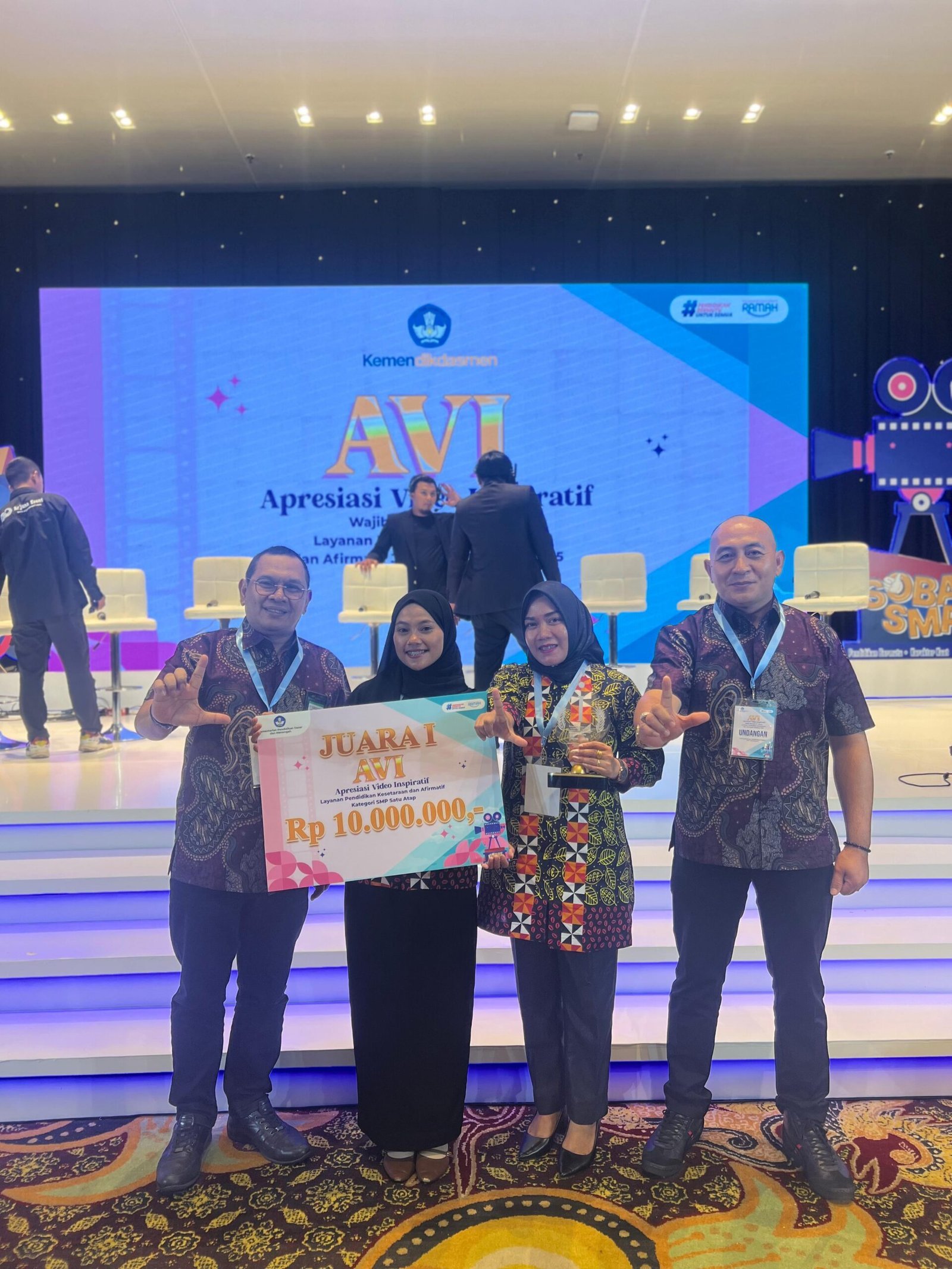 Parosil Bangga atas Prestasi Gemilang SMPN 1 Atap Batu Brak Raih Juara I Nasional Lomba AVI, Bukti Kemajuan Pendidikan di Lampung Barat