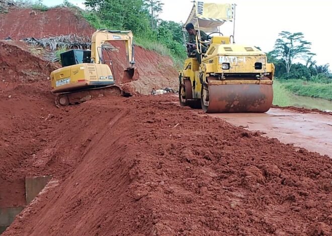 Tanggul Saluran Way Bumi Agung Tergerus, Kini Mulai Diperbaiki
